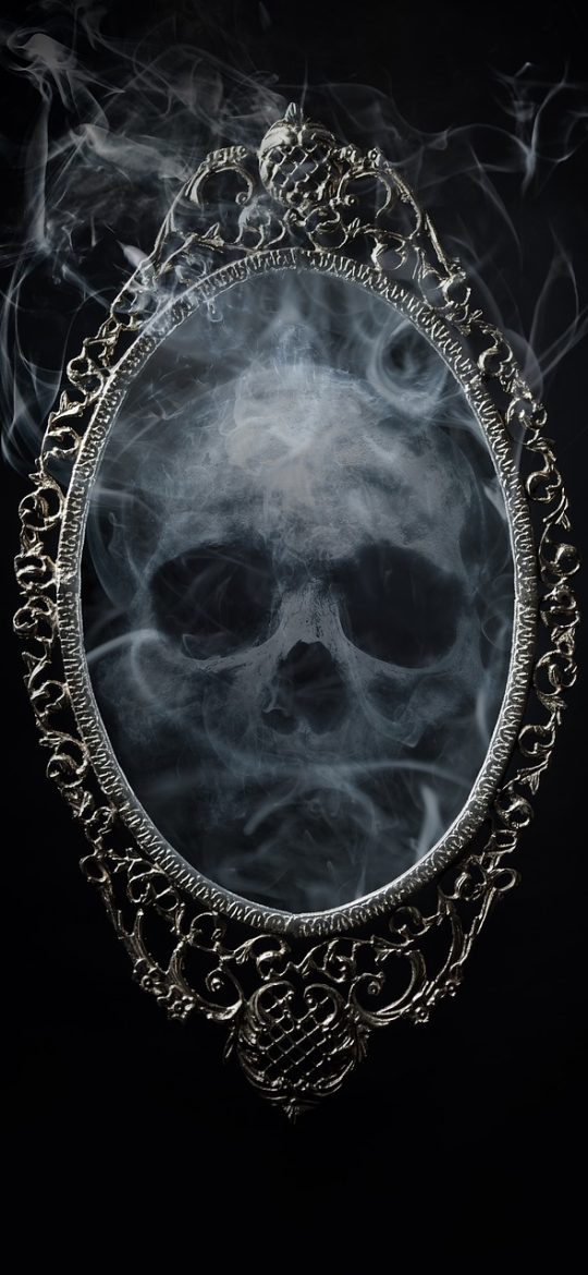 传文件 App 设备发现界面，手机与电脑图标在同一局域网下自动配对成功并显示连接状态